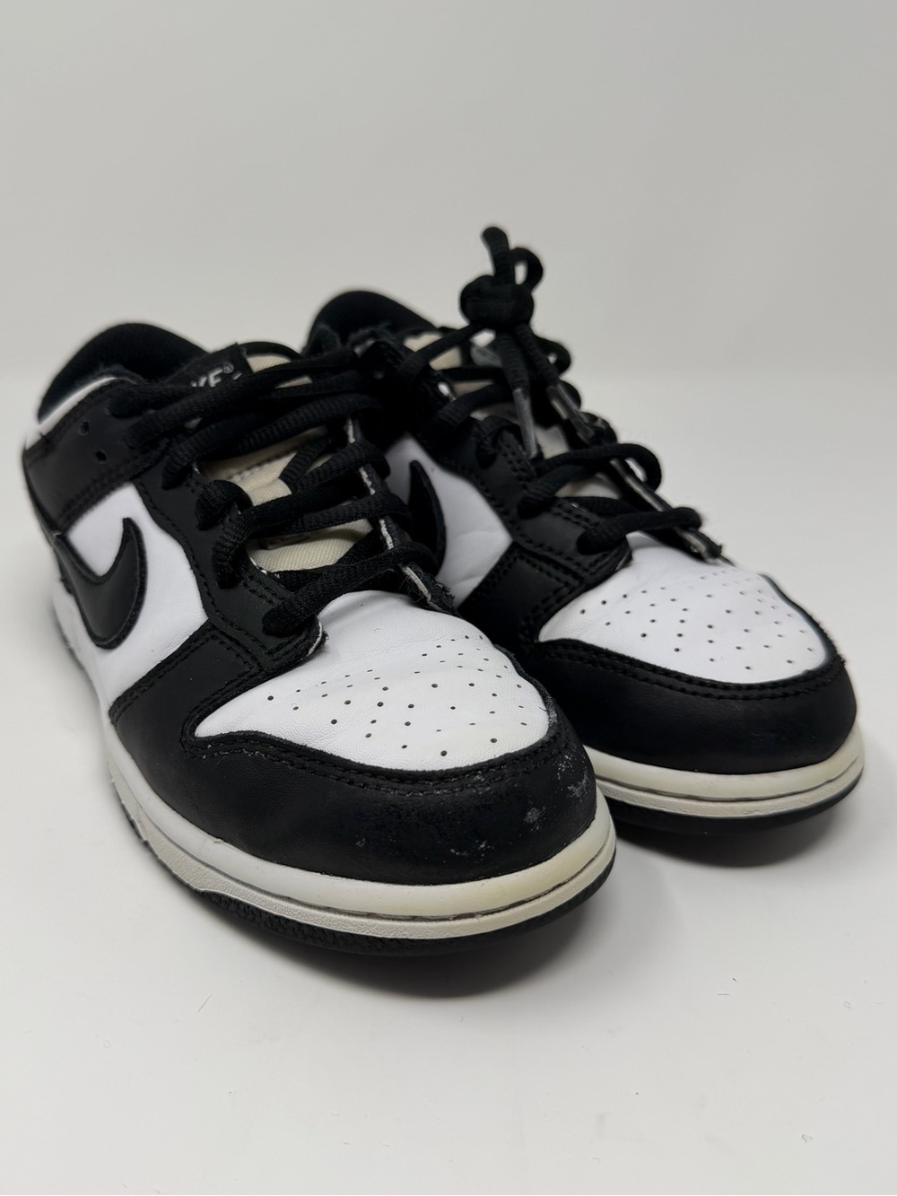 Kids Nike Dunks Black & White Low-Top Sneakers Sz. 1.5y